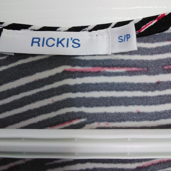 🌻Ricki's red a white striped dress🌻 - Picture 3 of 3